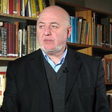 Юрій Шаповал